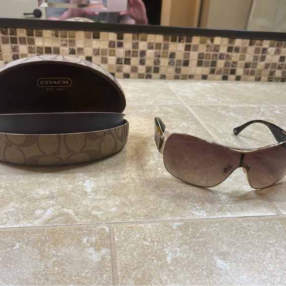 Coach Sunglasses - Picture 6 of 8